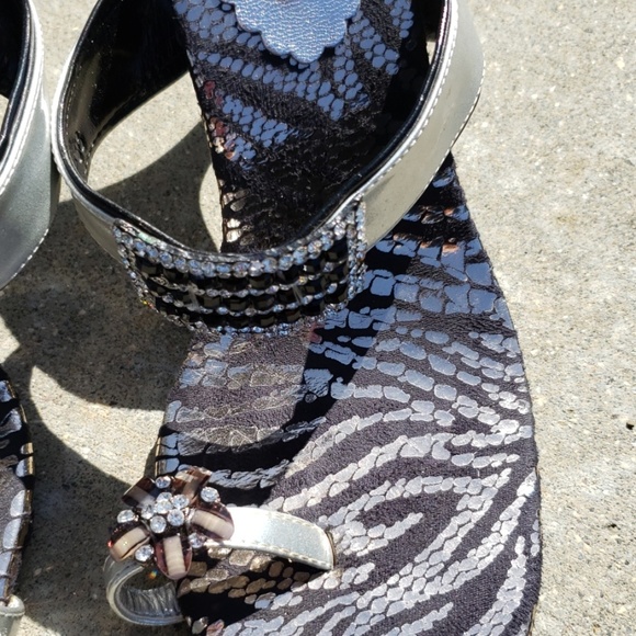 43. Carina evening sandals with zebra sole size 8 - Picture 3 of 6